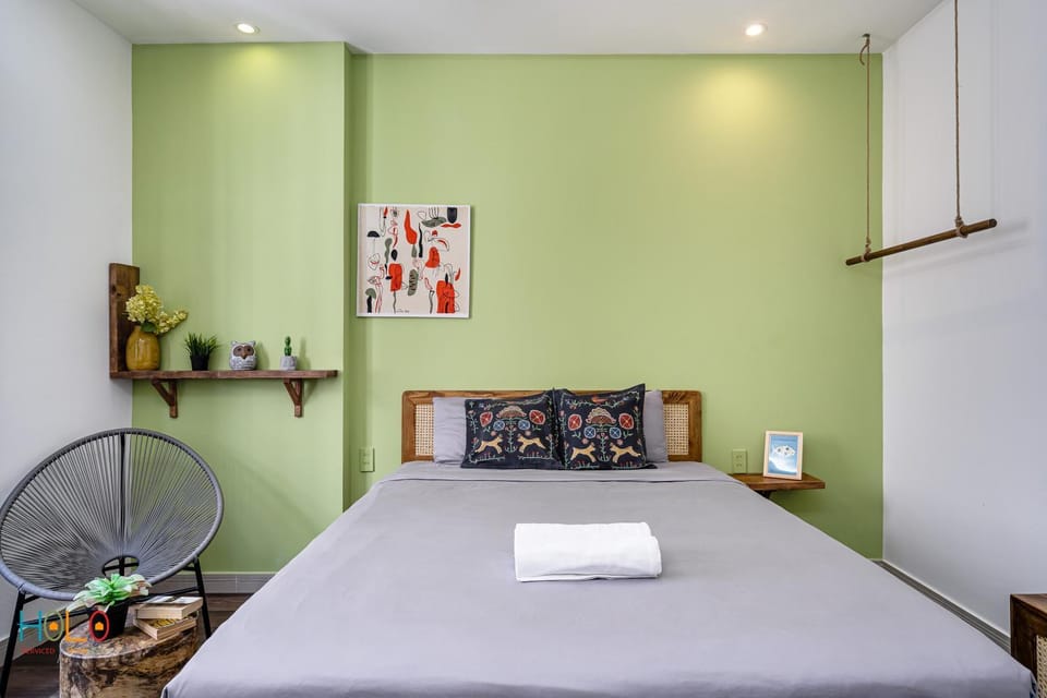 Bed, Photo of the whole room, Bedroom, towels