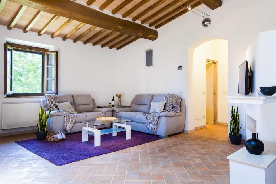 Castellaccia contemporary country house Apartment in Tuscany