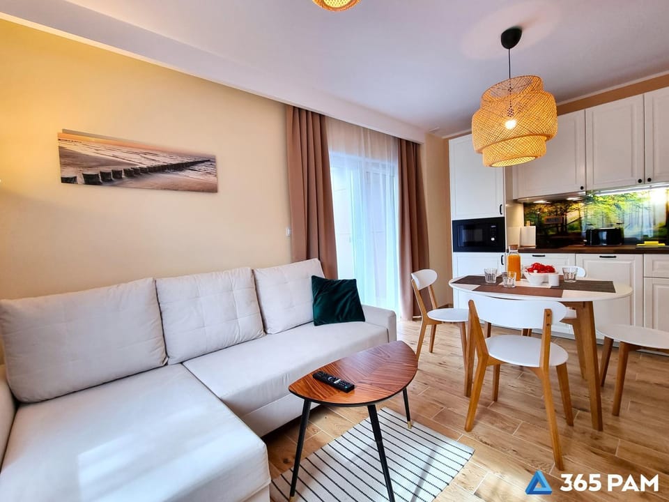 TV and multimedia, Kitchen or kitchenette, Living room, Seating area, Dining area