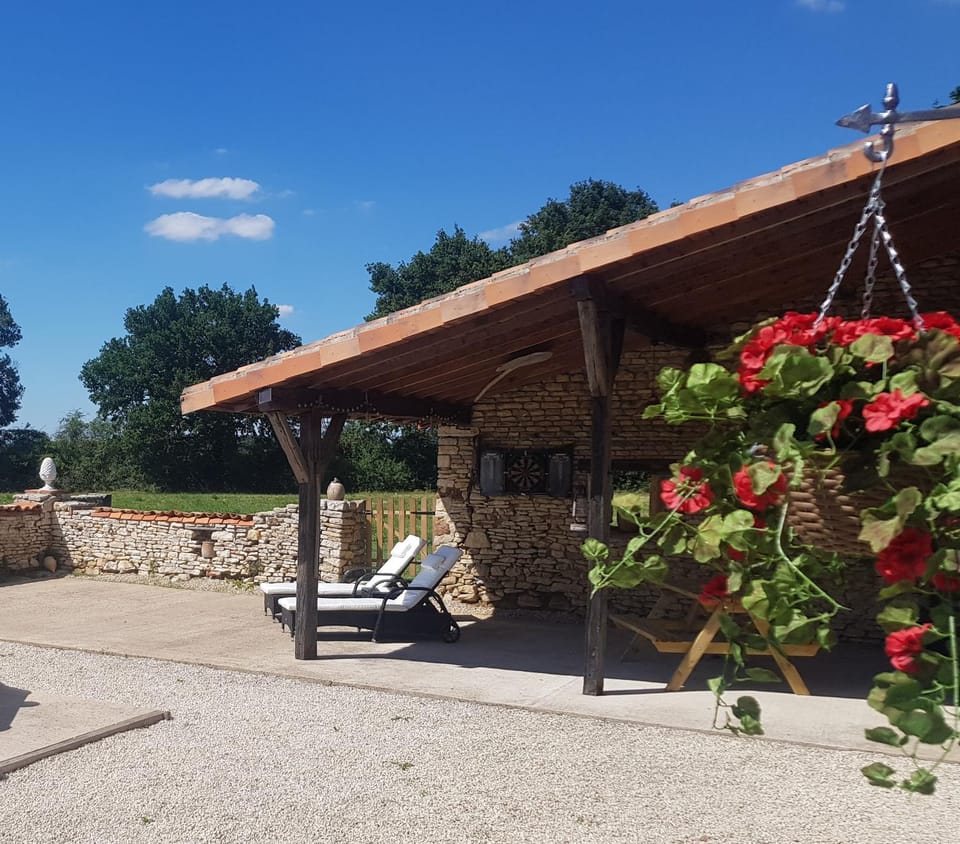 Gite at Mauprevoir House in Nouvelle-Aquitaine