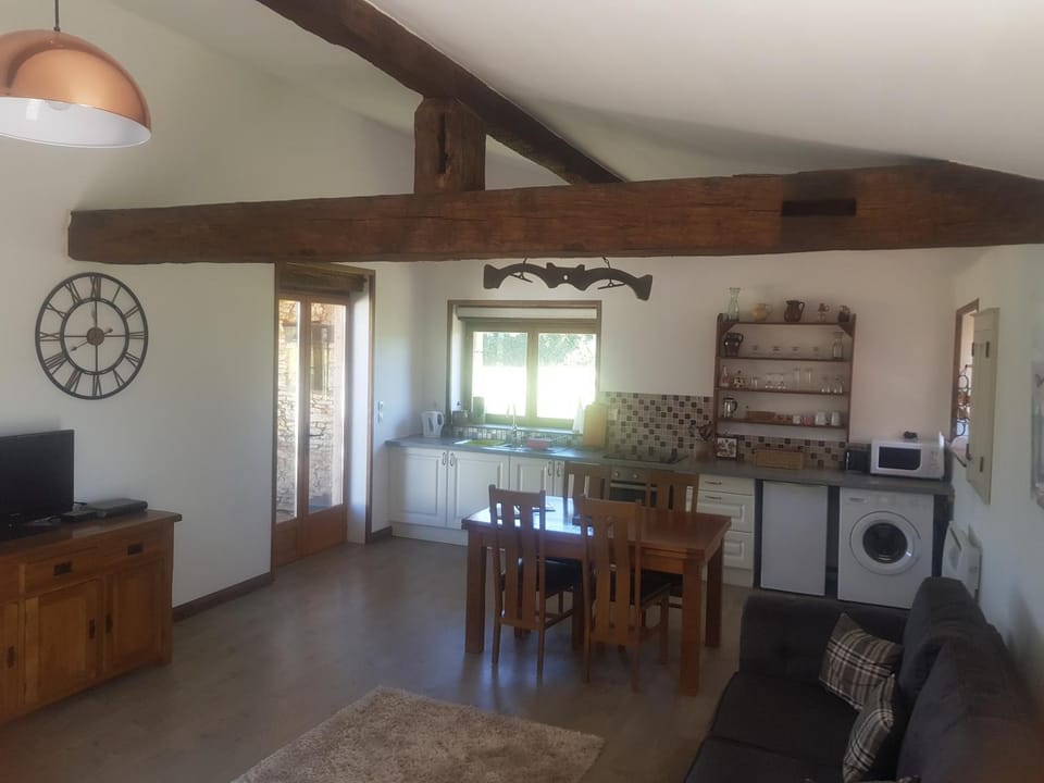 Gite at Mauprevoir House in Nouvelle-Aquitaine