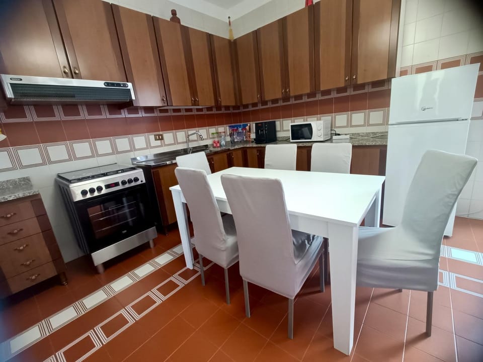 Kitchen or kitchenette, Dining area, kitchen