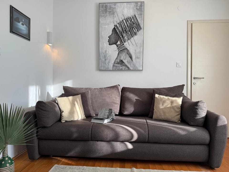Living room, Decorative detail, Seating area