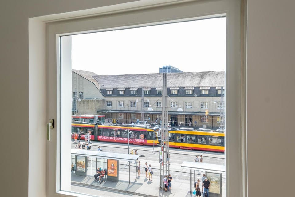 Day, People, View (from property/room), City view, Location