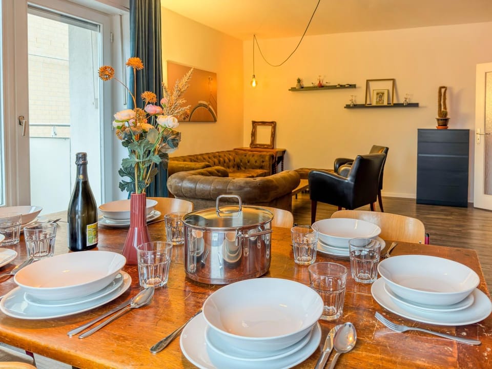 Living room, Seating area, Dining area