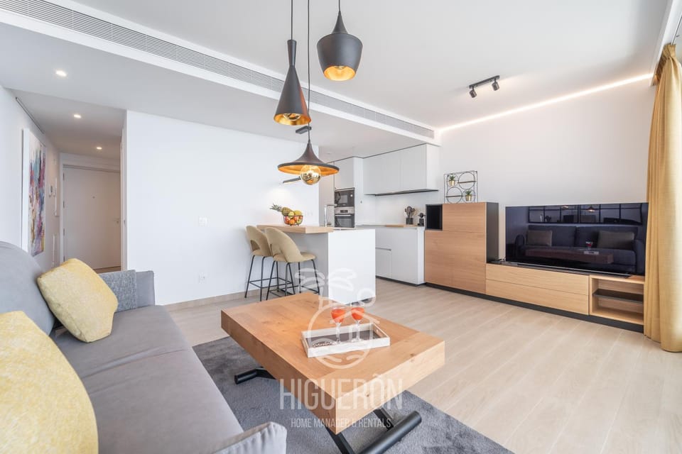 Kitchen or kitchenette, Living room