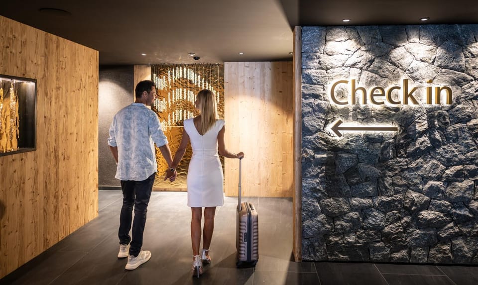 Facade/entrance, People, Lobby or reception