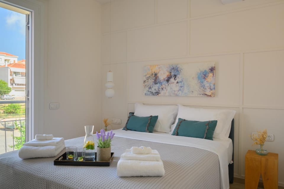 Bed, View (from property/room), Photo of the whole room, Bedroom, towels