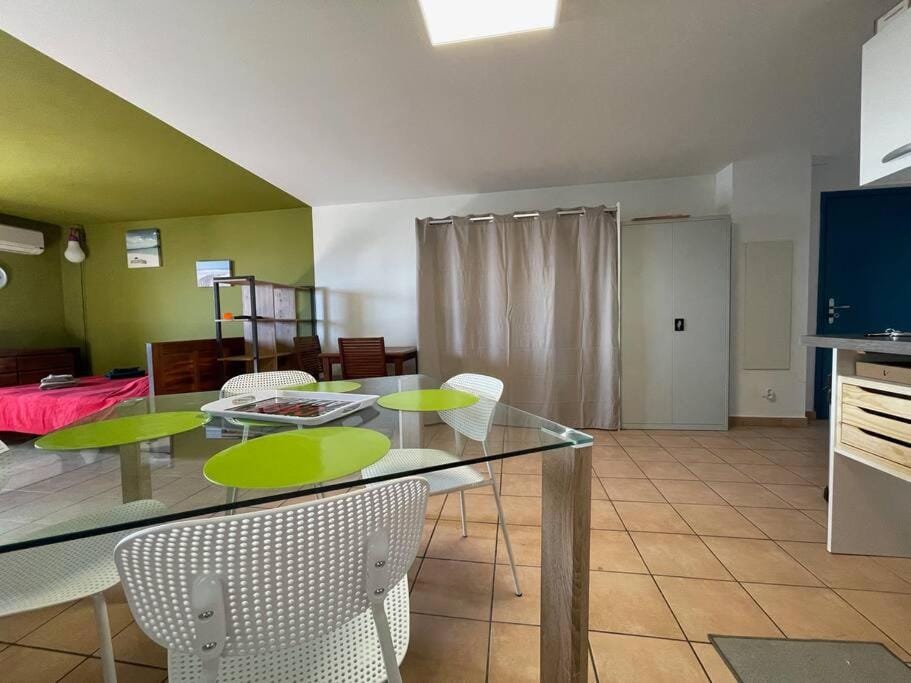 Immense StuDio 51 jusqu'à 4 personnes avec vue mer Apartment in Réunion