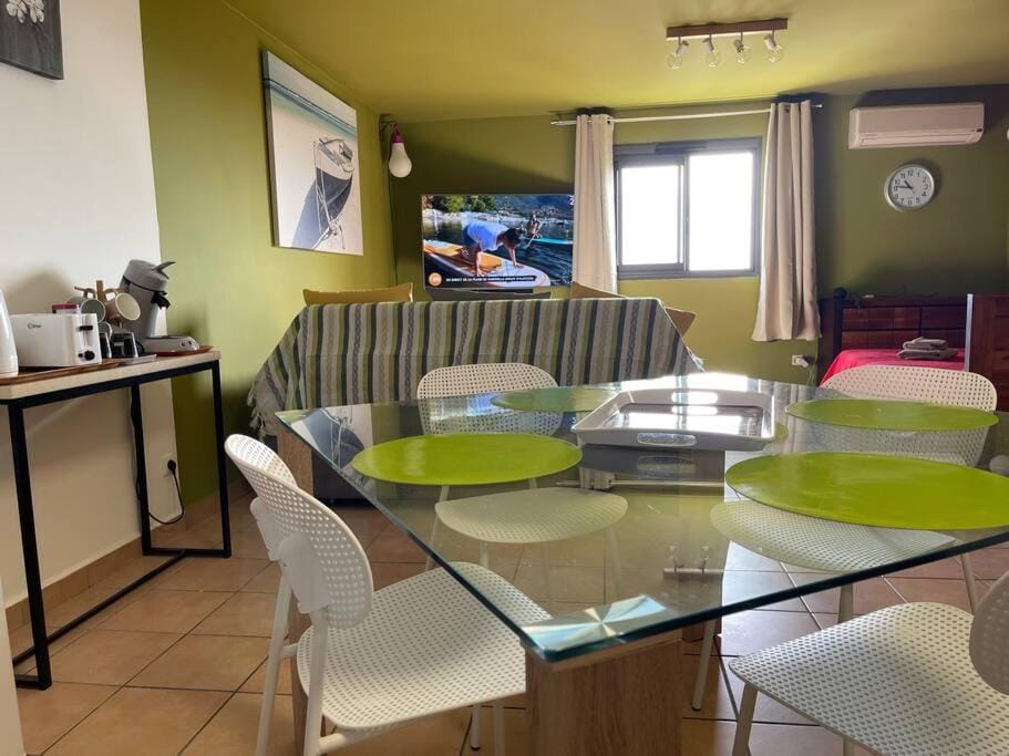 Immense StuDio 51 jusqu'à 4 personnes avec vue mer Apartment in Réunion