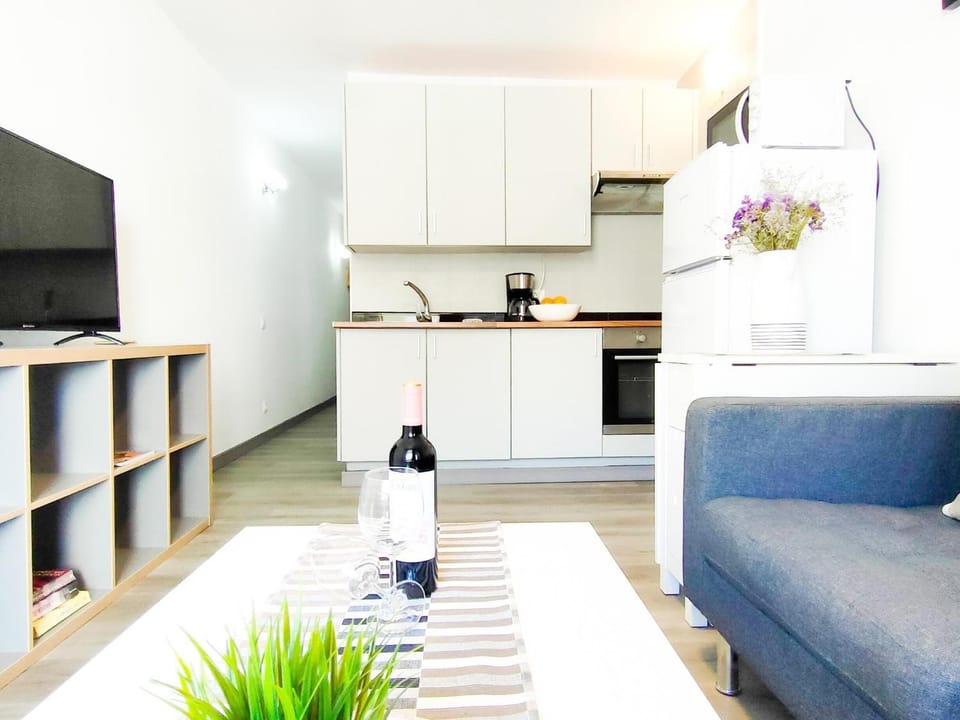 Kitchen or kitchenette, Living room, Dining area