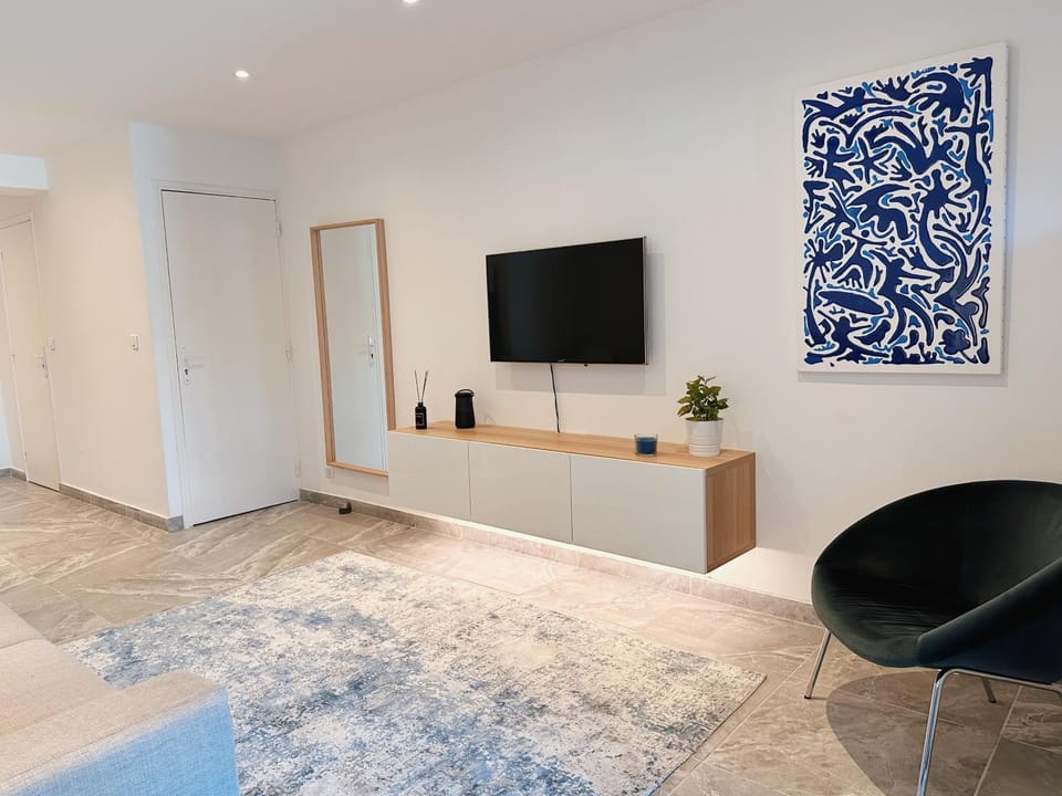 Communal lounge/ TV room, TV and multimedia, locker