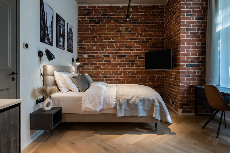 Bed, TV and multimedia