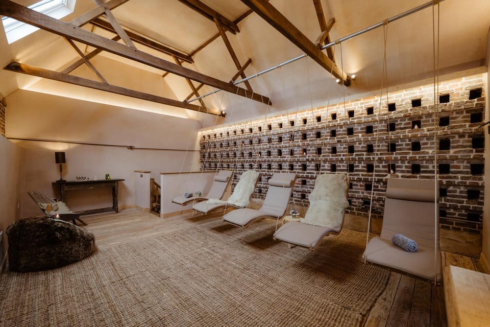 Country Cottage with Spa, Catering, Gardens, Nature Reserve Walks - Free Parking, Self Checkin House in Scunthorpe