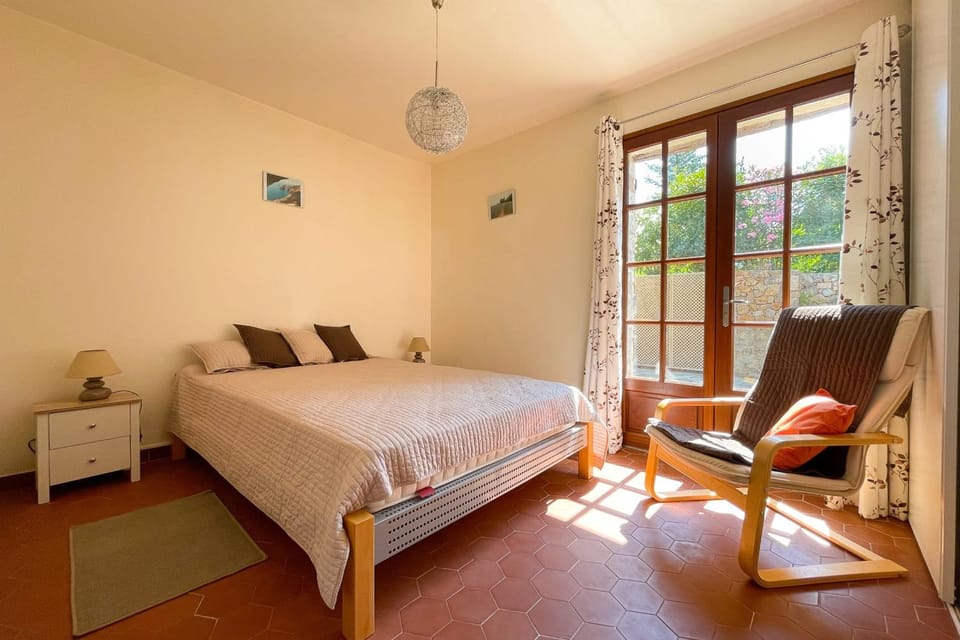 Provençal farmhouse 6 guests Peymeinade near Cannes House in French Riviera