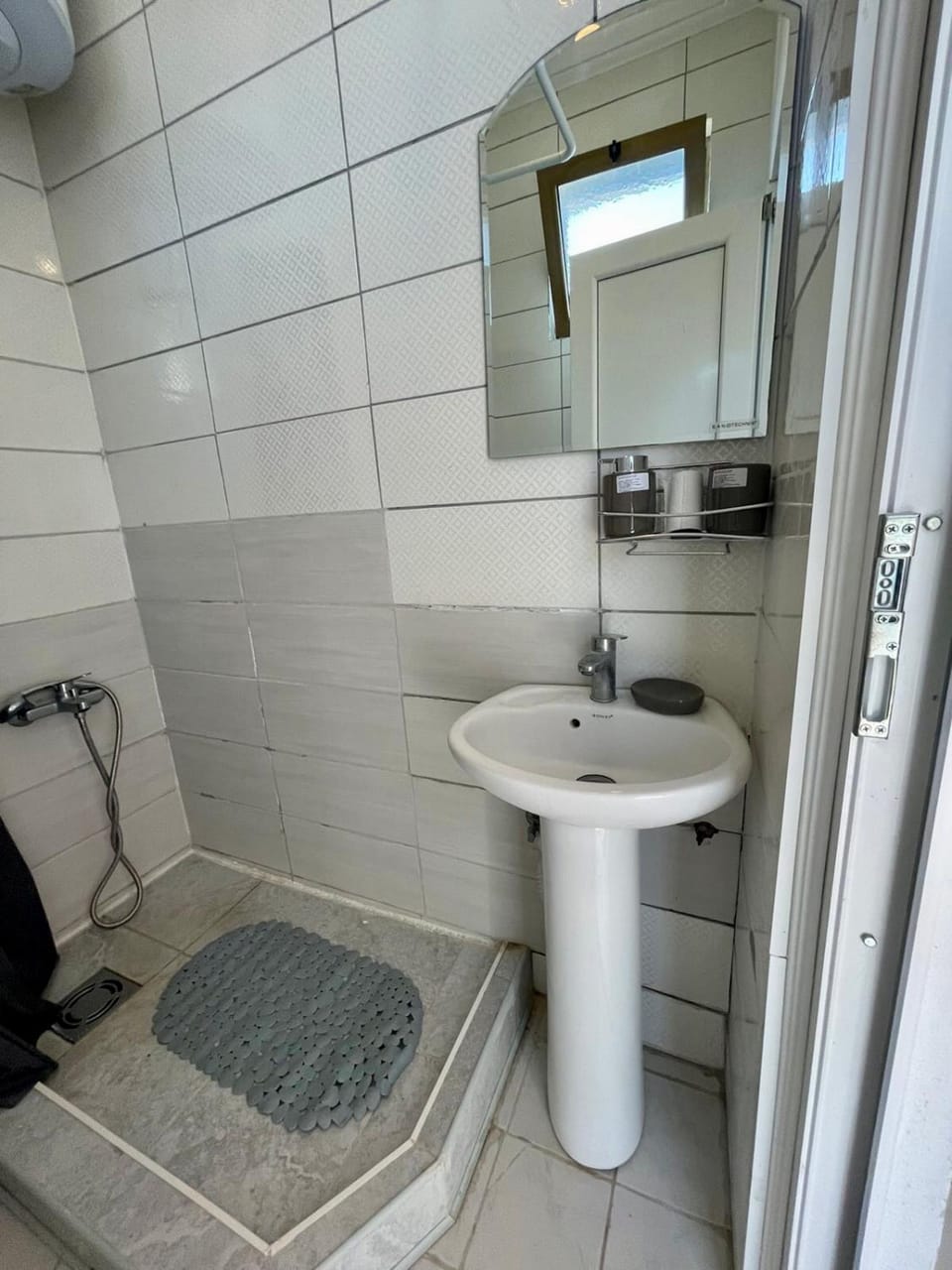 White apartments Bed and Breakfast in Ulcinj Municipality