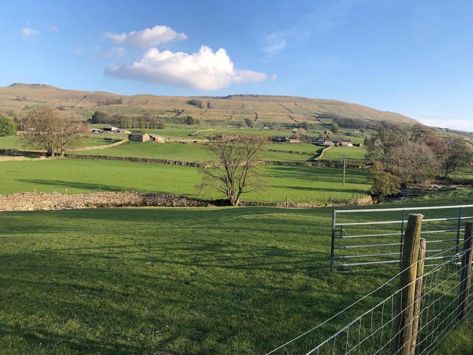 Rose Cottage. Family home on the river House in England