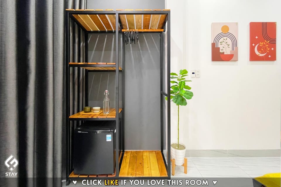 Photo of the whole room, Bedroom, wardrobe