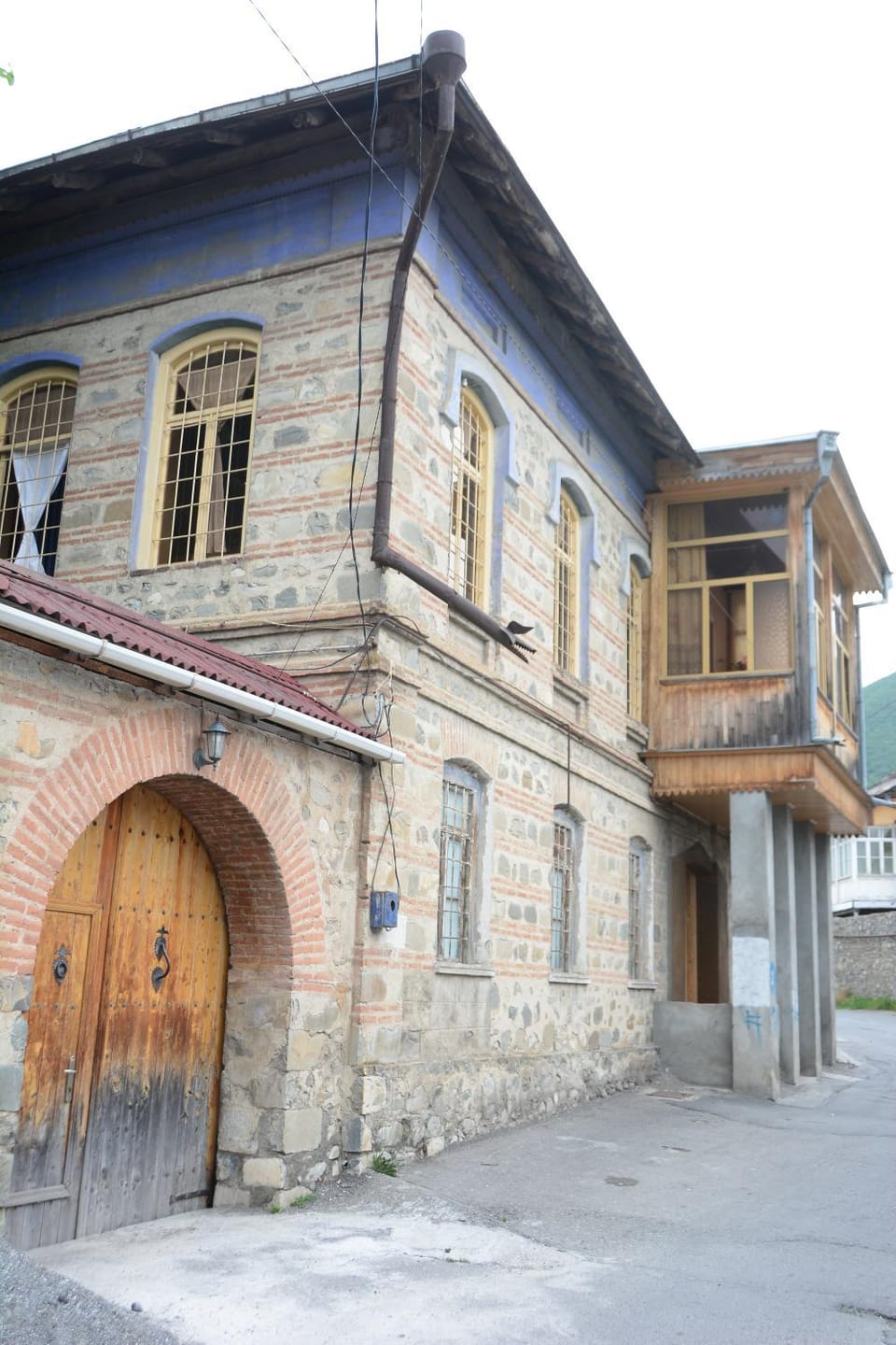 Property building, Facade/entrance, Day