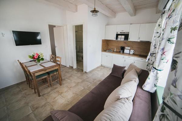 Borostyán Porta Lesencetomaj Apartment in Hungary