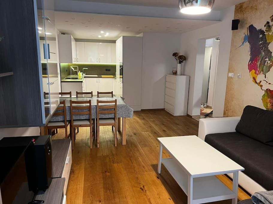 Kitchen or kitchenette, Living room, Dining area