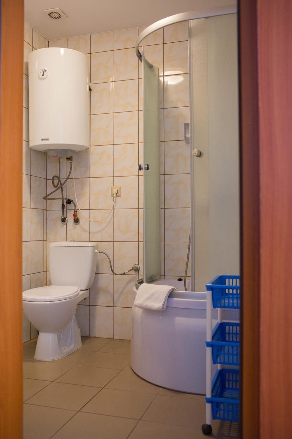 Shower, Toilet, Bathroom, towels