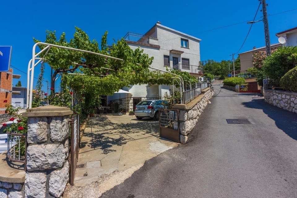 Property building, Street view