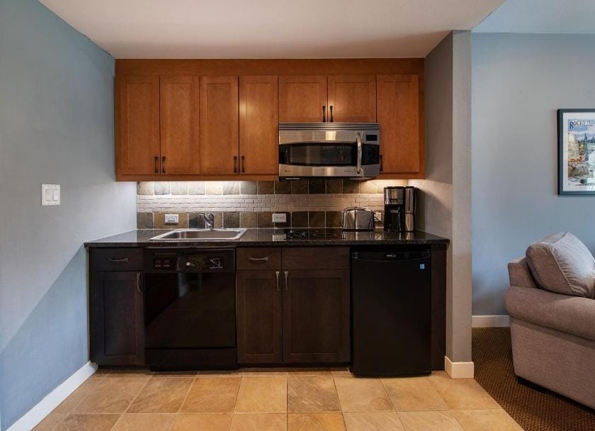 Premium Unit 4466 - One Bedroom withKitchenette - Fraser Crossing Founders Pointe condo Apartment in Winter Park