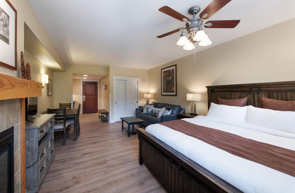 Modern Ski Studio Apartment with In-Room Fireplace - Fraser Crossing Founders Pointe Premium-Rated 4443 Apartment in Winter Park