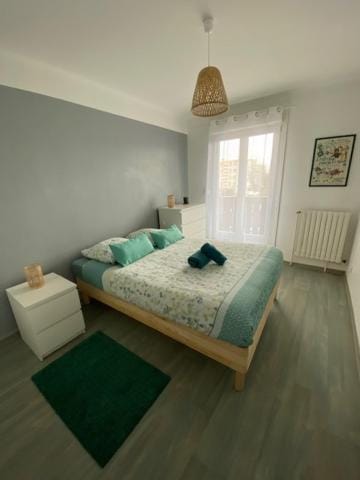 3 chambres, bien placé, calme et spacieux avec balcon et parking Apartment in Avignon