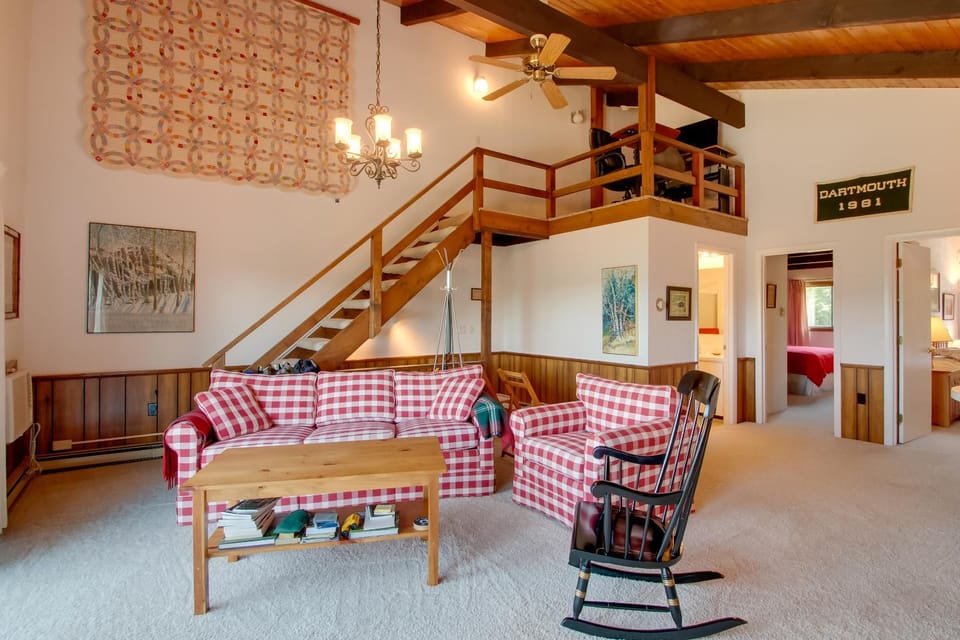Mountaintop Condo w/ Great Mt Washington View House in Glen
