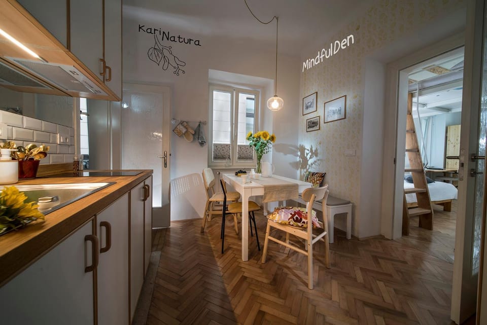 Dining area, kitchen
