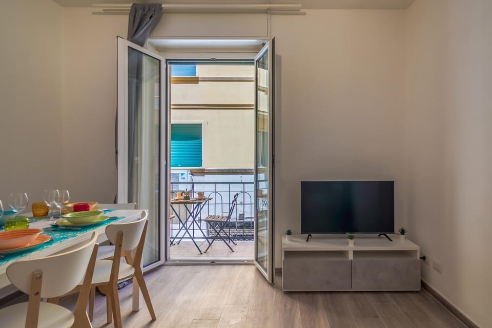 TV and multimedia, Balcony/Terrace, Dining area
