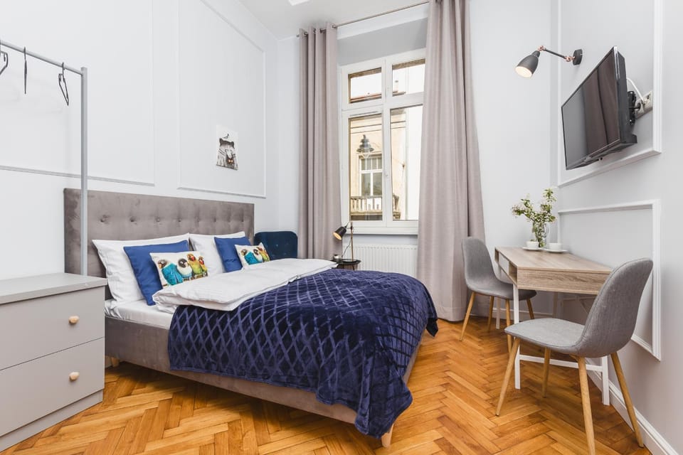 Bed, TV and multimedia, Photo of the whole room, Seating area