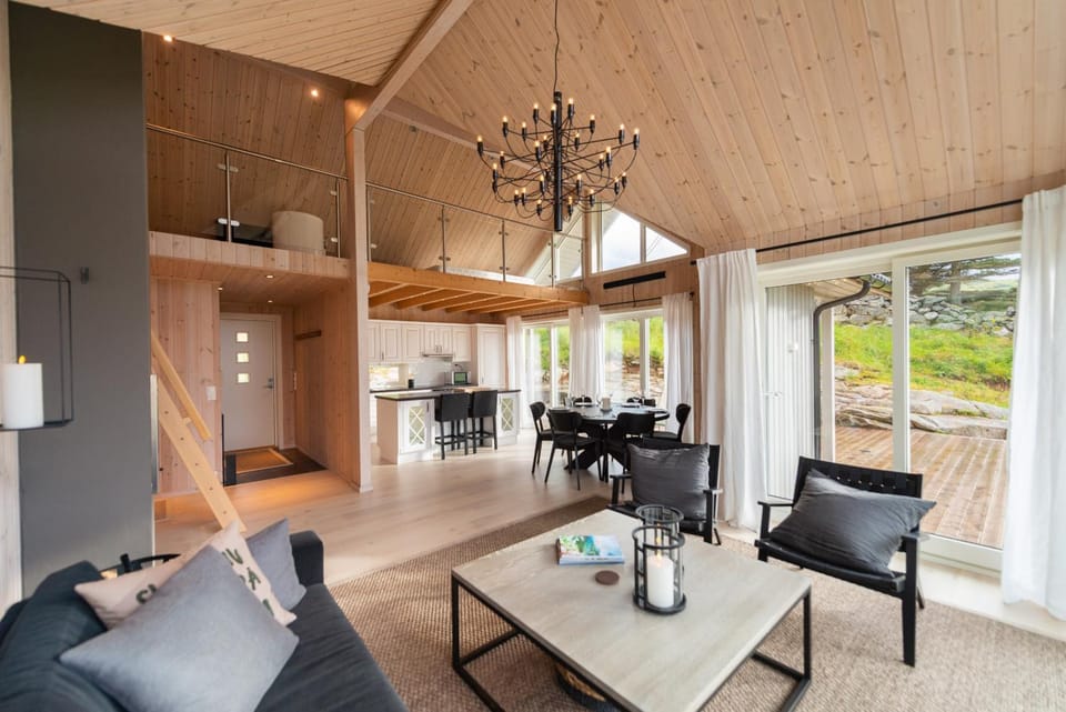 View (from property/room), Living room, Seating area, Dining area