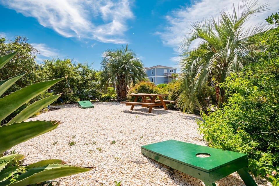 Coastal Living by Oak Island Accommodations House in Oak Island