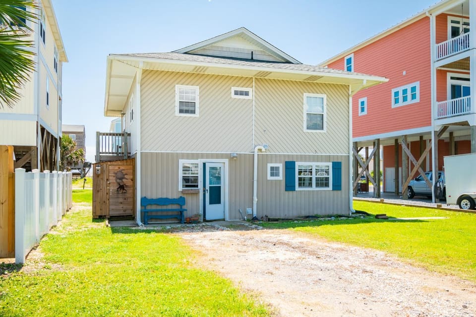 Coastal Breeze by Oak Island Accommodations House in Oak Island