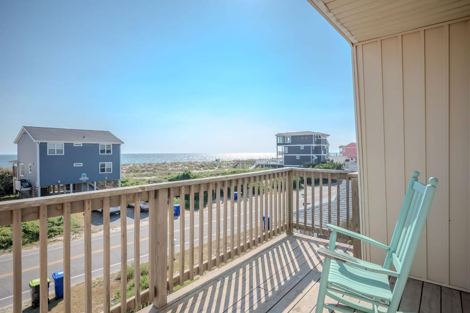 BeachyPeachyKeen by Oak Island Accommodations House in Oak Island