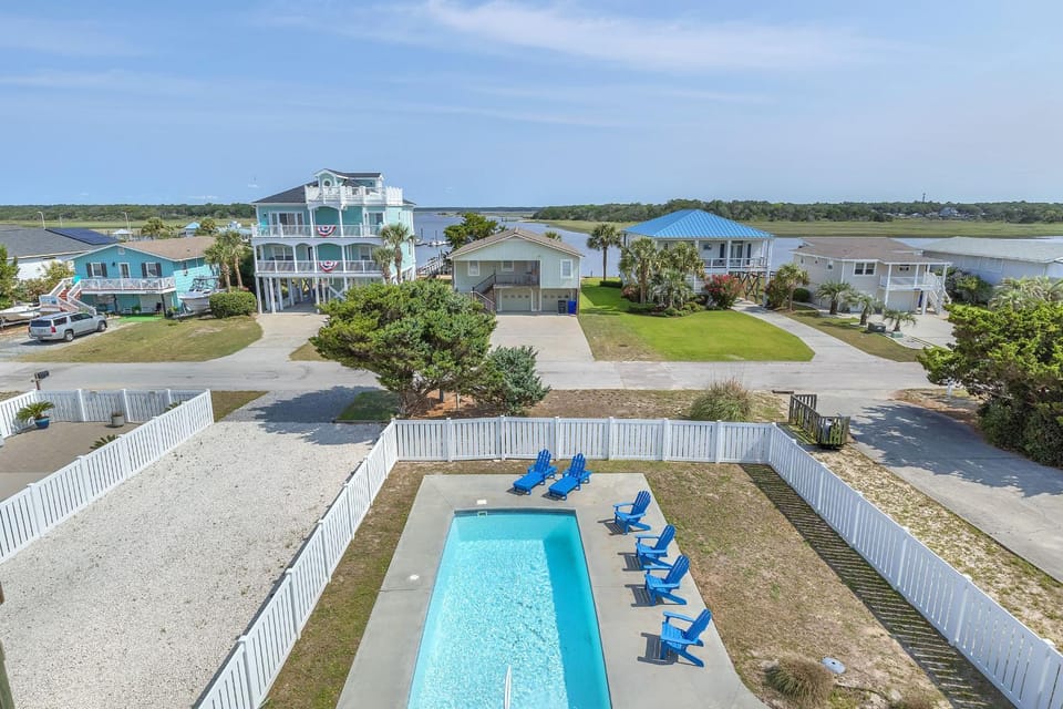 Coast is Clear by Oak Island Accommodations House in Oak Island