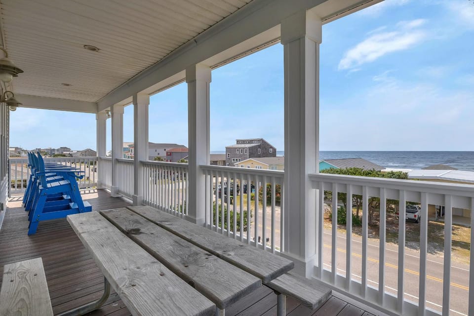 Coast is Clear by Oak Island Accommodations House in Oak Island