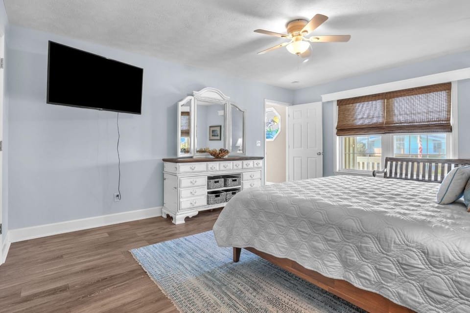 Clear For Take Off by Oak Island Accommodations House in Caswell Beach