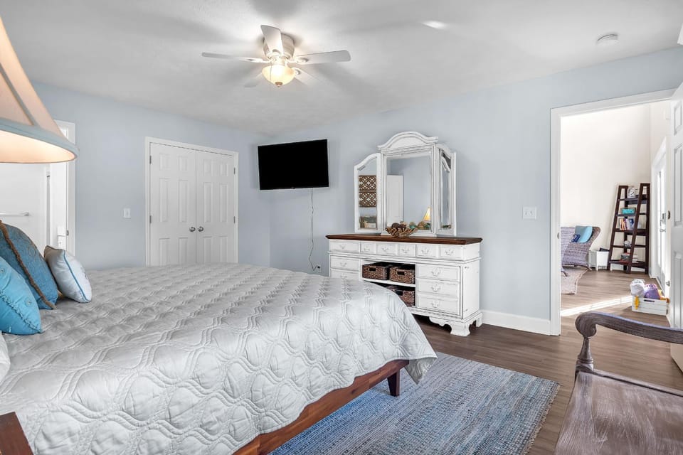 Clear For Take Off by Oak Island Accommodations House in Caswell Beach