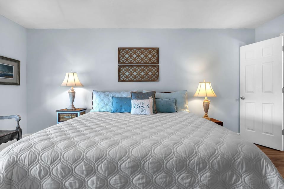 Clear For Take Off by Oak Island Accommodations House in Caswell Beach
