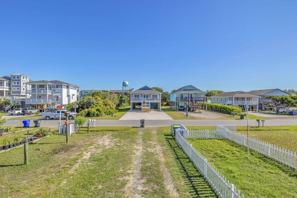 Out of the Blue by Oak Island Accommodations House in Oak Island