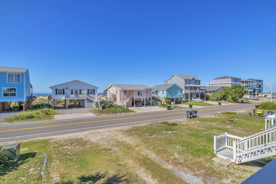 Out of the Blue by Oak Island Accommodations House in Oak Island