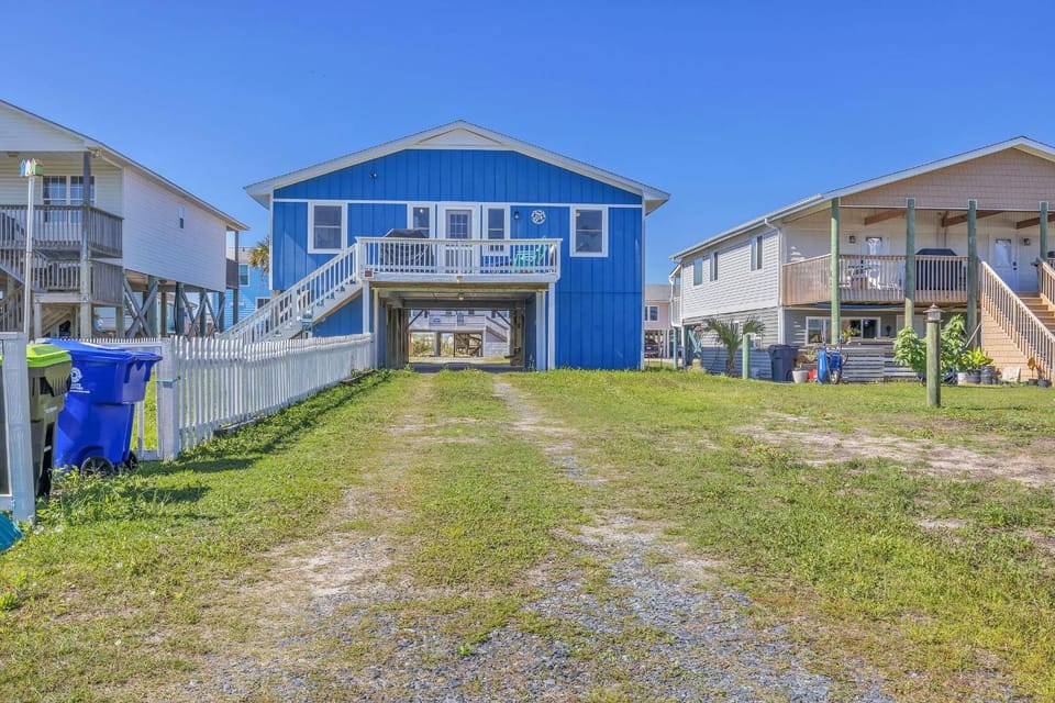 Out of the Blue by Oak Island Accommodations House in Oak Island