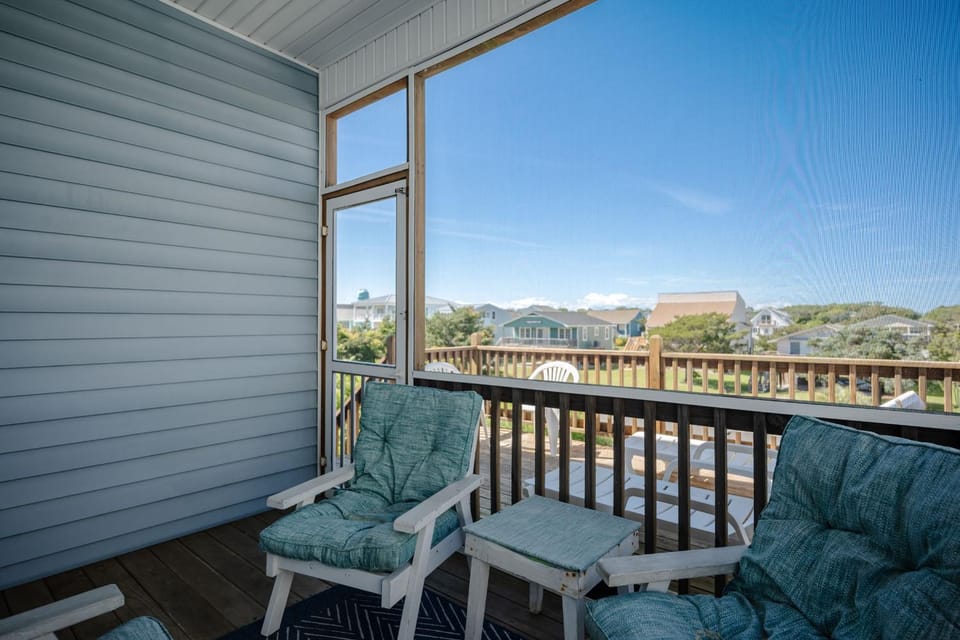 Nexta-C House in Oak Island
