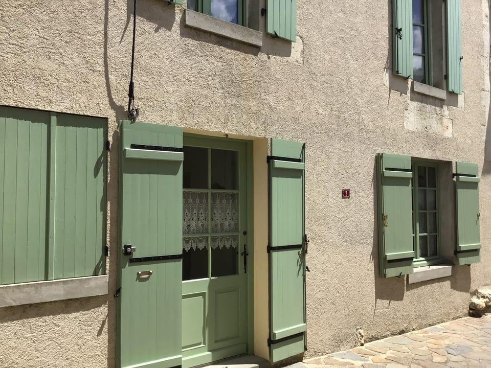 Le Doux Nid La Romantique Bed and Breakfast in Nouvelle-Aquitaine
