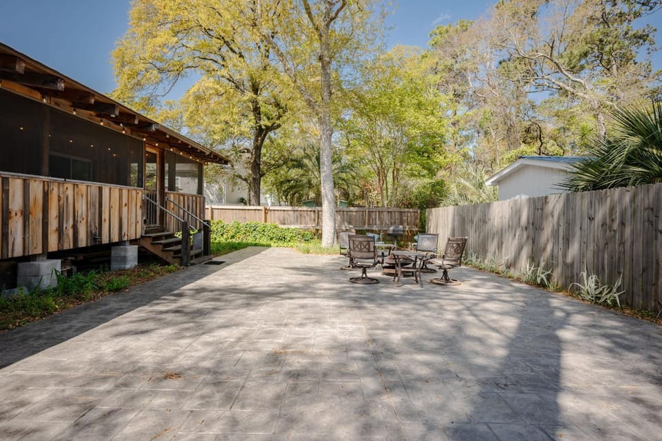 Mountains to Sea House in Oak Island
