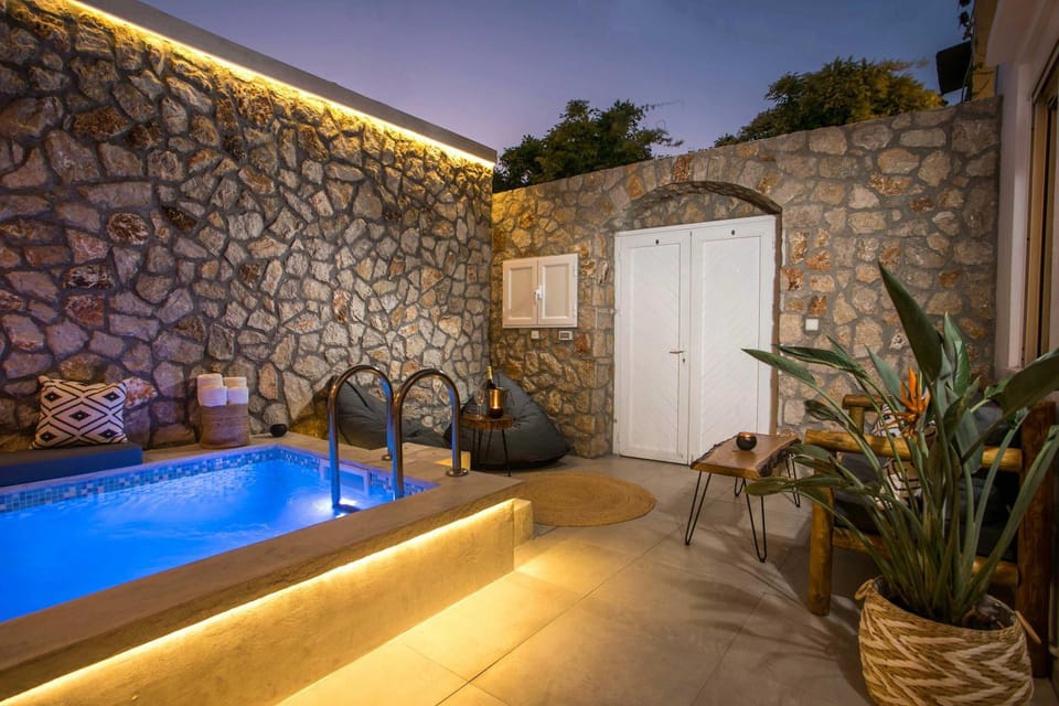 Patio, Swimming pool